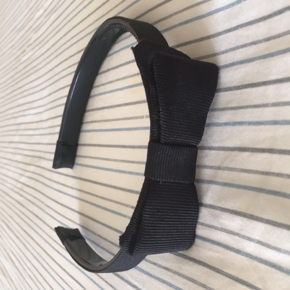 Black bow headband
